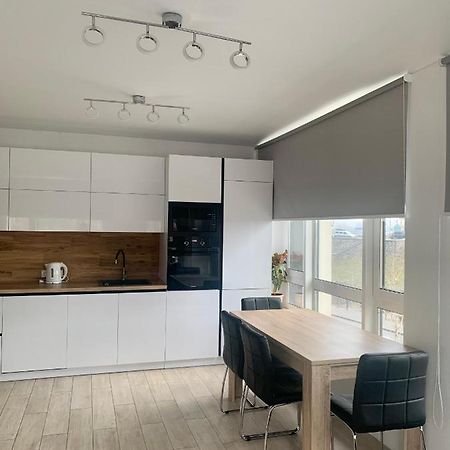 New 3 Rooms Apartment Near The Metro Station Kyiv Exterior foto