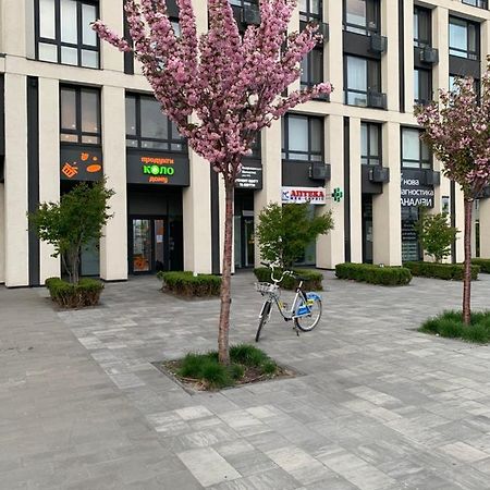 New 3 Rooms Apartment Near The Metro Station Kyiv Exterior foto