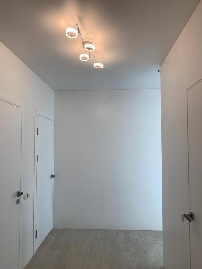 New 3 Rooms Apartment Near The Metro Station Kyiv Exterior foto