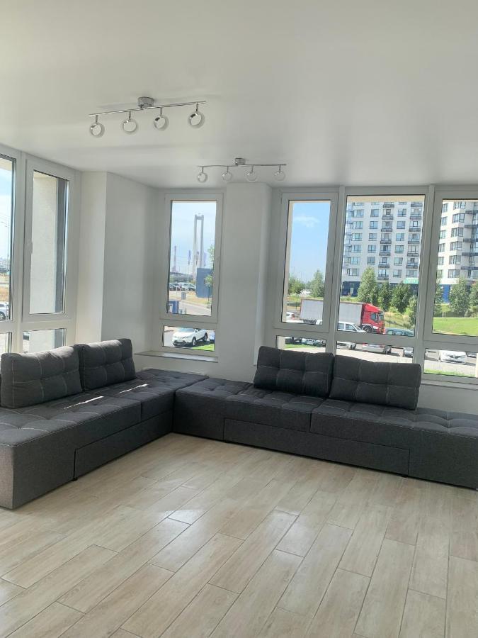 New 3 Rooms Apartment Near The Metro Station Kyiv Exterior foto