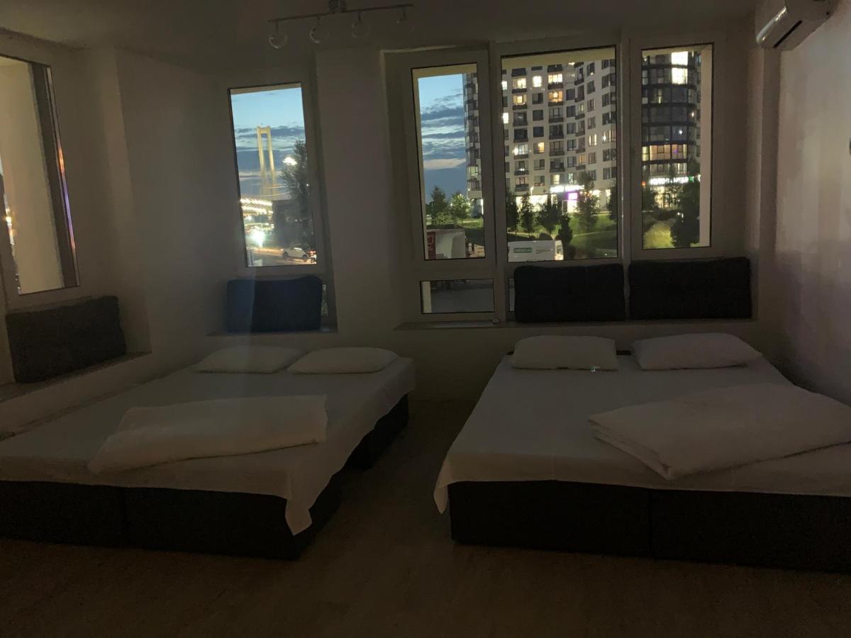 New 3 Rooms Apartment Near The Metro Station Kyiv Exterior foto