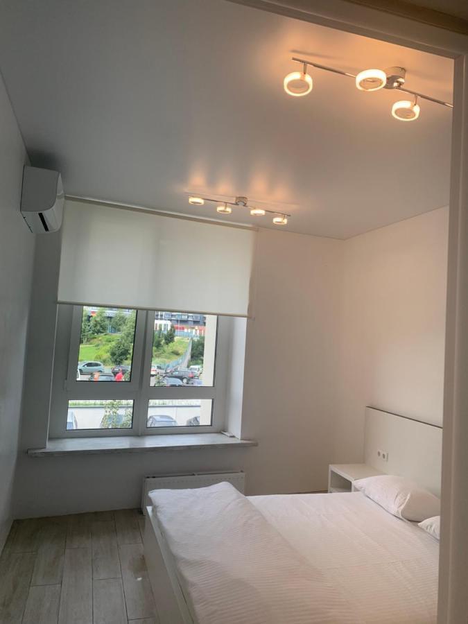 New 3 Rooms Apartment Near The Metro Station Kyiv Exterior foto