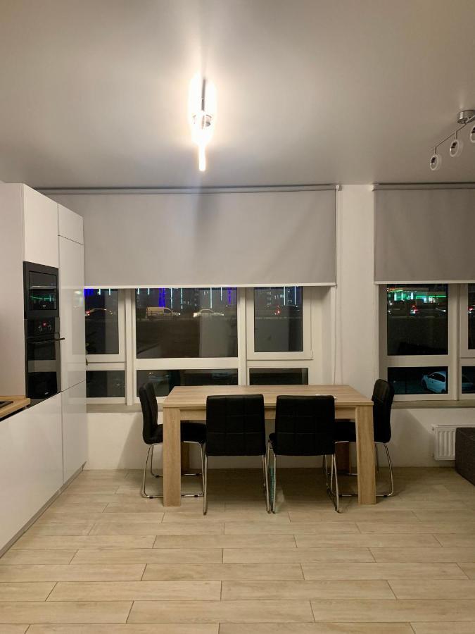 New 3 Rooms Apartment Near The Metro Station Kyiv Exterior foto