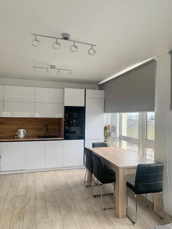 New 3 Rooms Apartment Near The Metro Station Kyiv Exterior foto